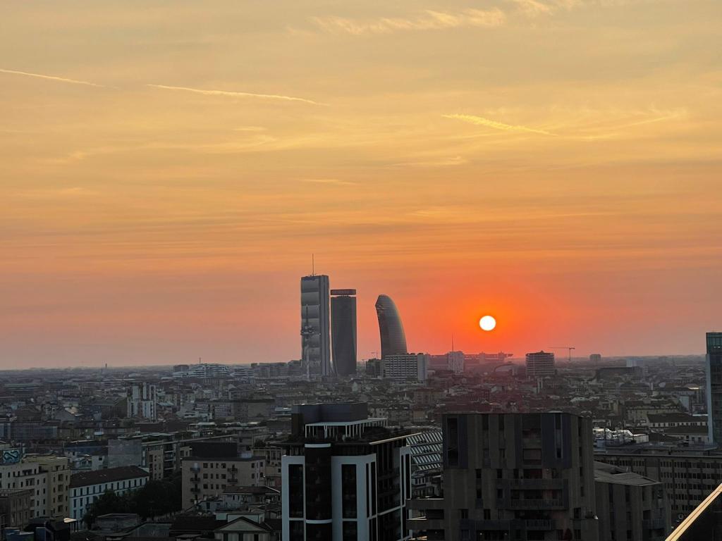 Real Estate contract signature — Real Estate Investment